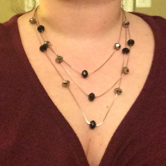 Black and silver 3-layer necklace - Picture 4 of 4